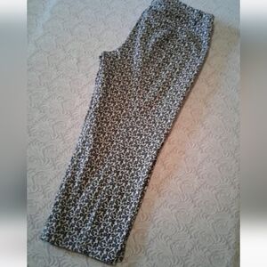 🌺 Nearly New Ann Taylor Capri Pants